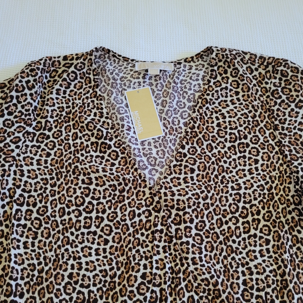 Michael Kors Leopard🐆 Print Faux Crossover Blouse - Picture 3 of 15